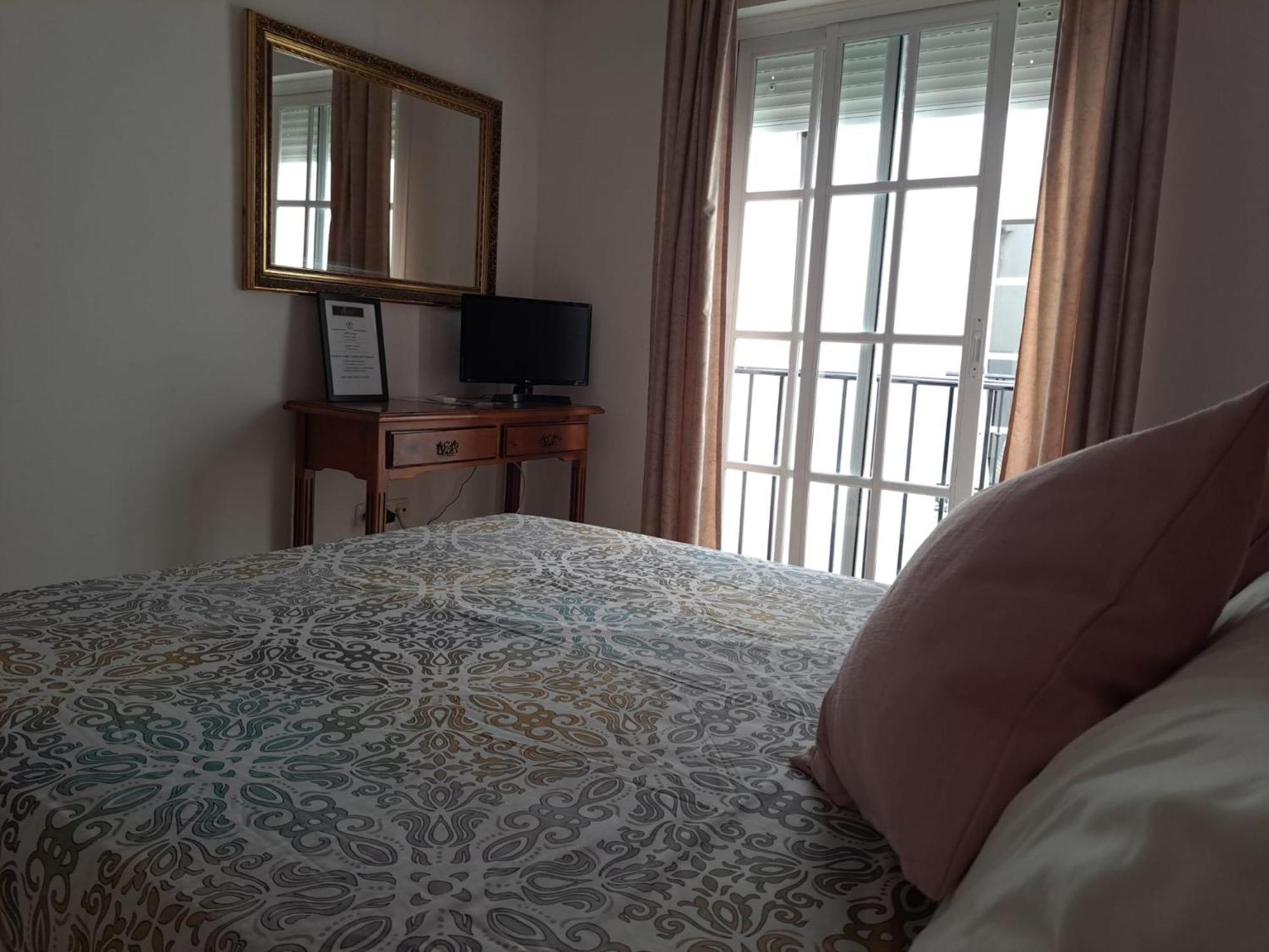 Hostal Montys Nerja Exterior foto