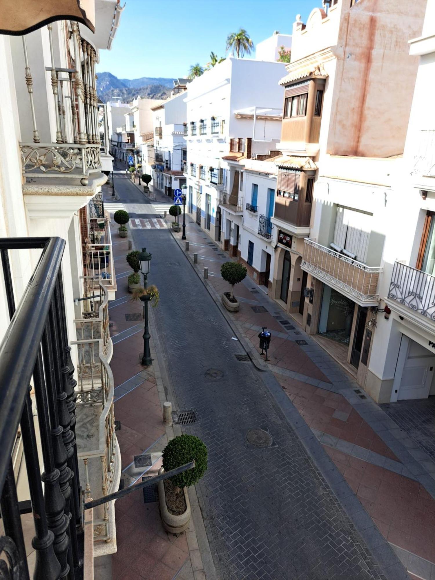 Hostal Montys Nerja Exterior foto