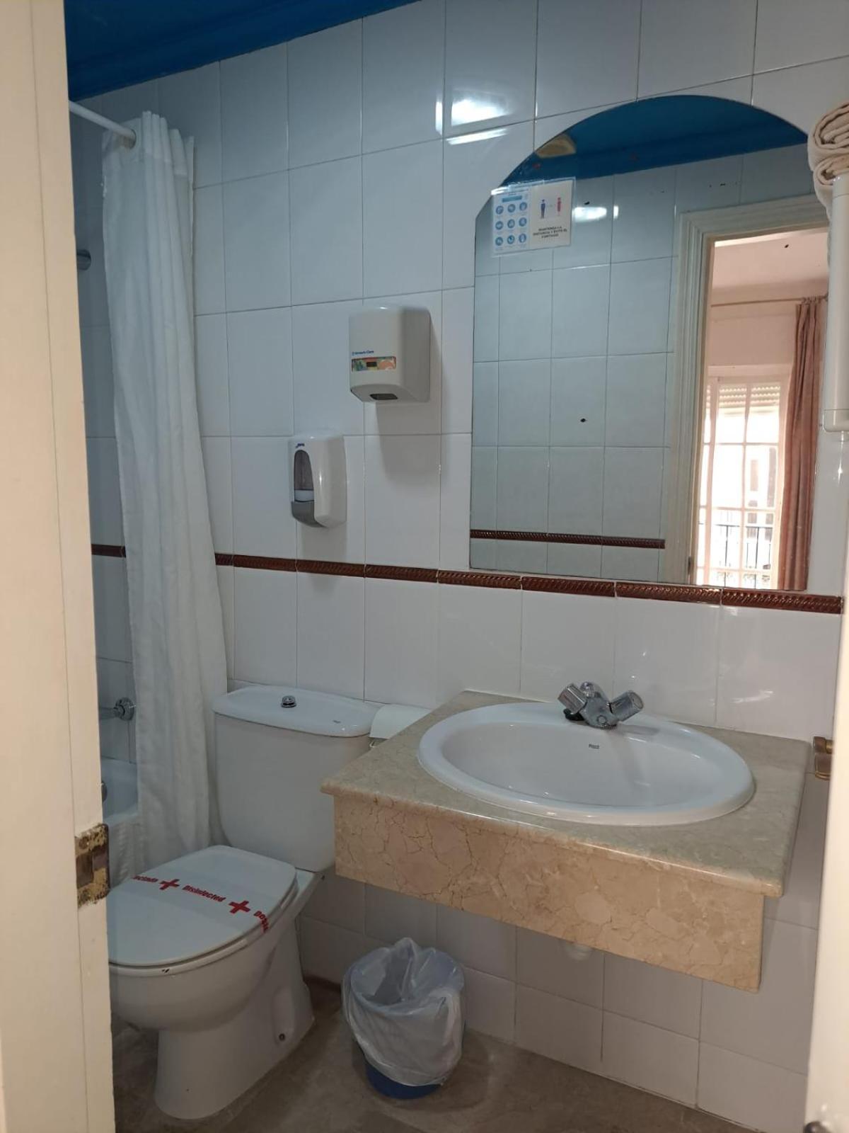 Hostal Montys Nerja Exterior foto