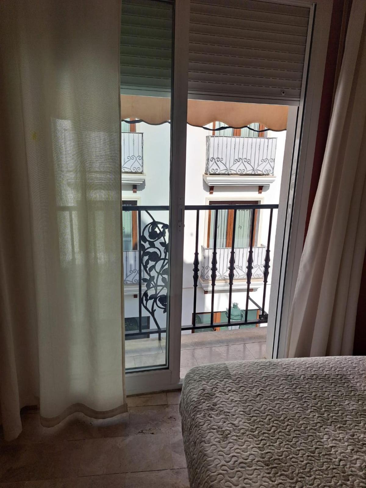 Hostal Montys Nerja Exterior foto