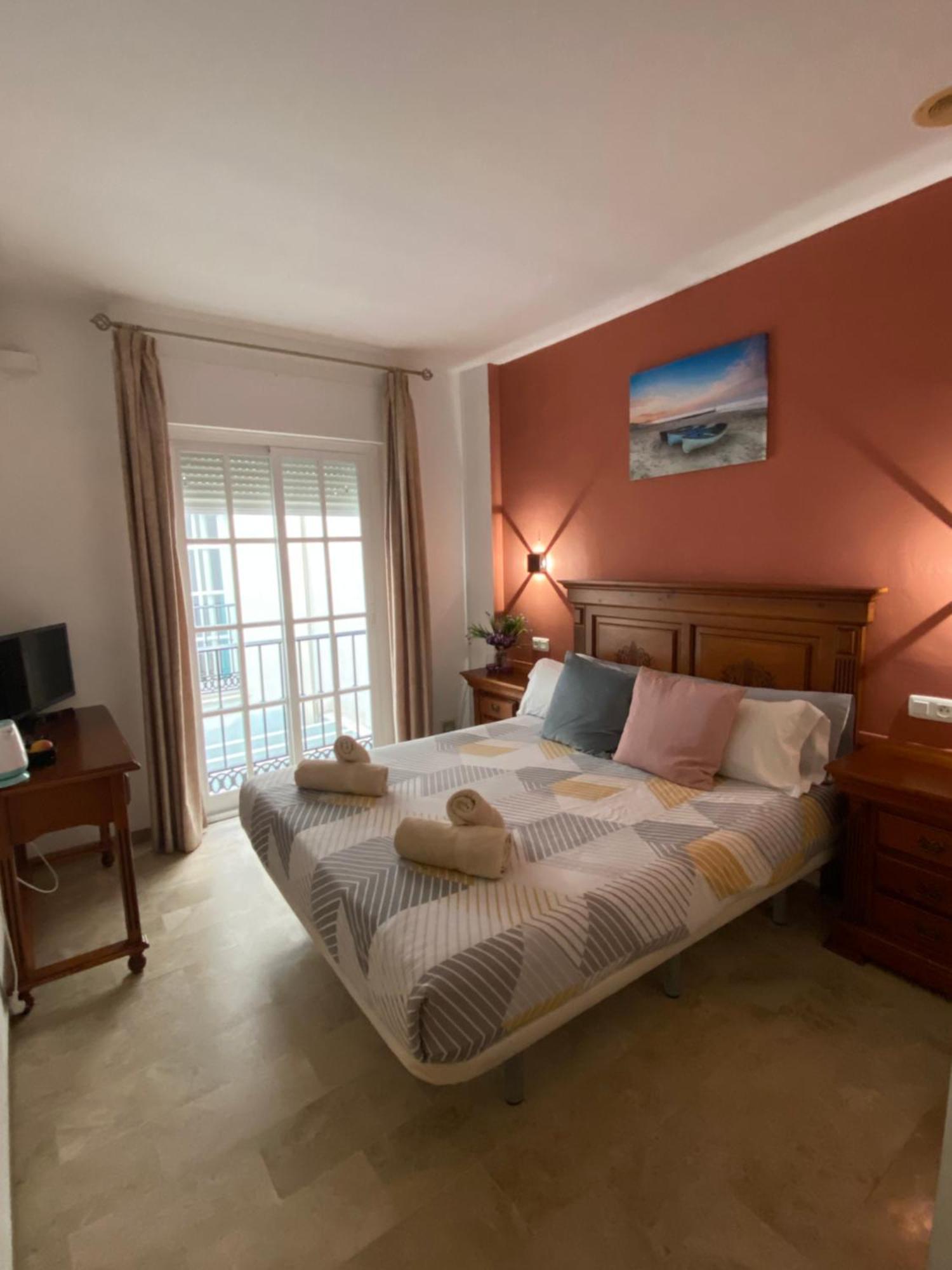 Hostal Montys Nerja Exterior foto
